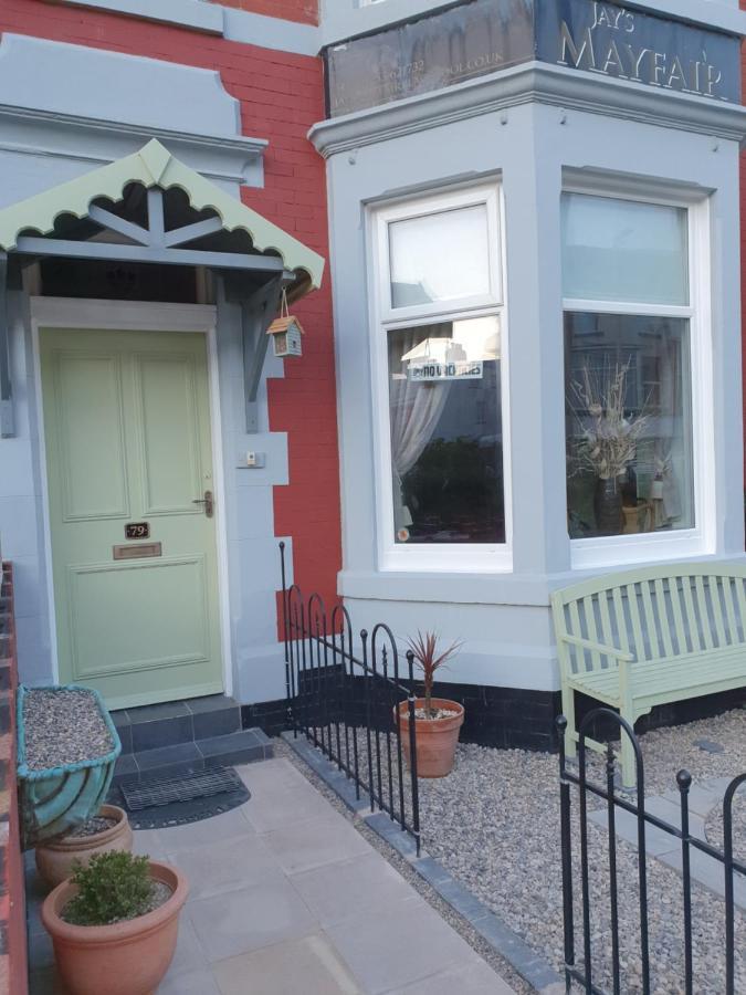 J'S Mayfair Guest House Blackpool Eksteriør billede