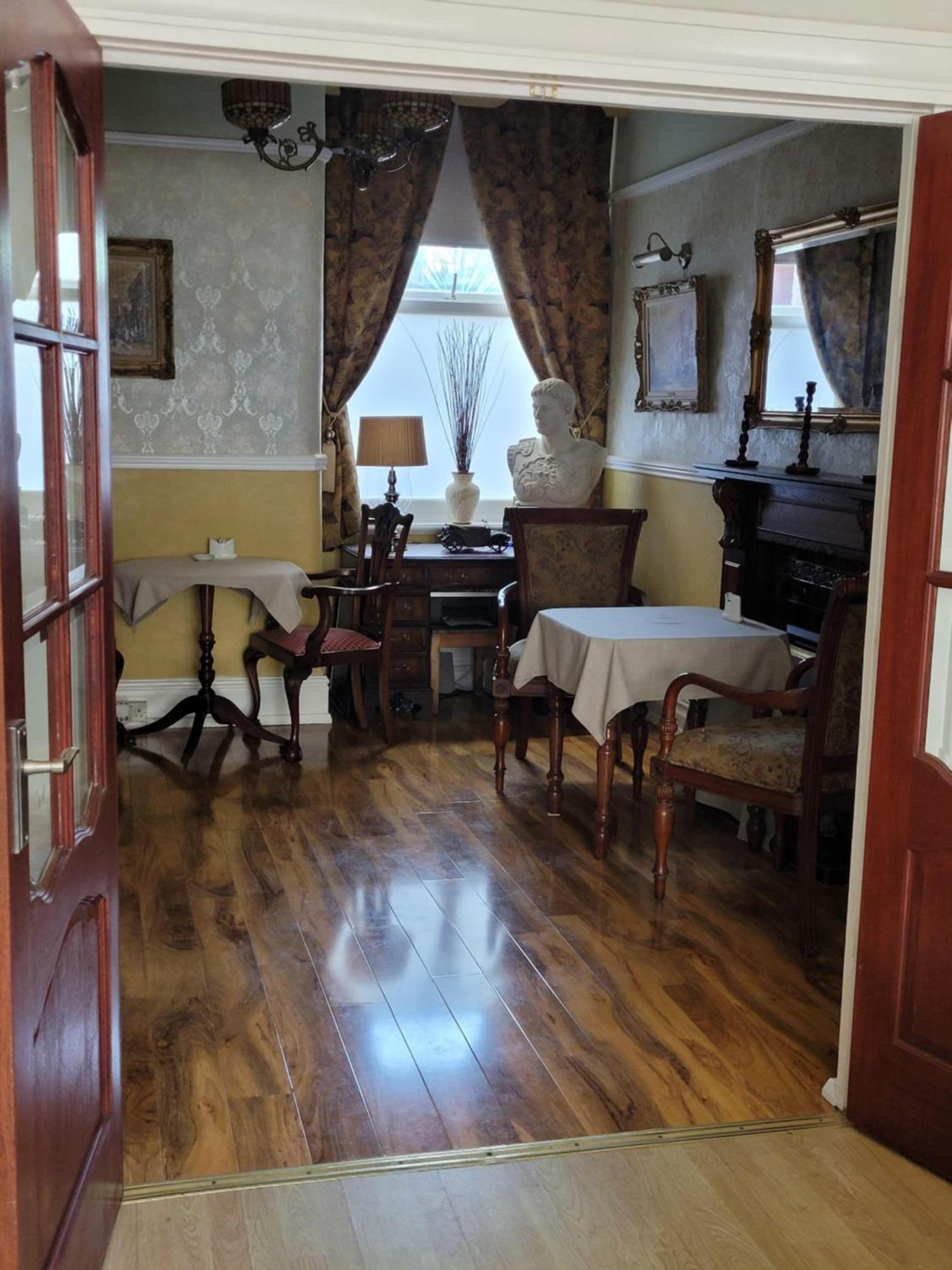 J'S Mayfair Guest House Blackpool Eksteriør billede