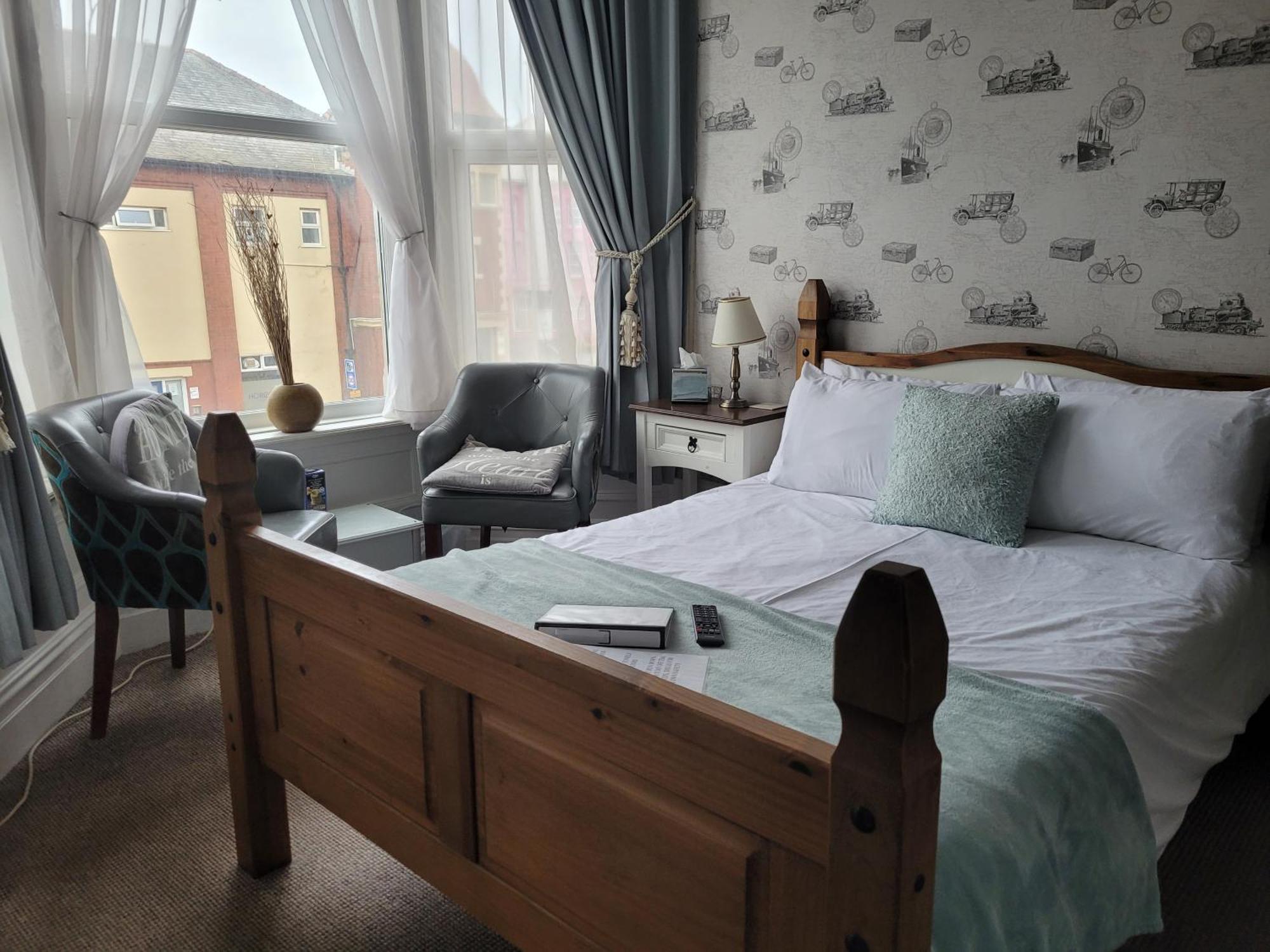 J'S Mayfair Guest House Blackpool Eksteriør billede