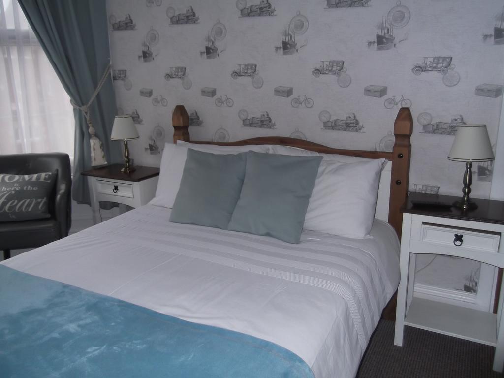 J'S Mayfair Guest House Blackpool Eksteriør billede