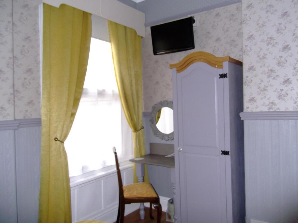 J'S Mayfair Guest House Blackpool Eksteriør billede